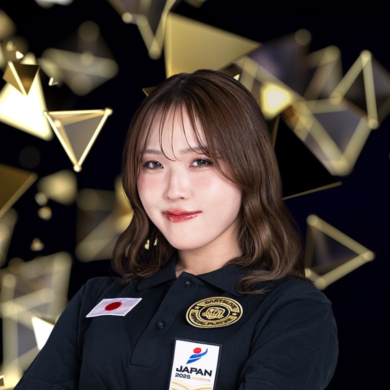 Momoka Hayashi 林 桃加